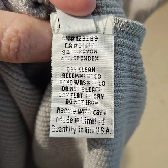 Lauren Moshi Thermal "'Love Tribe" - Picture 9 of 9